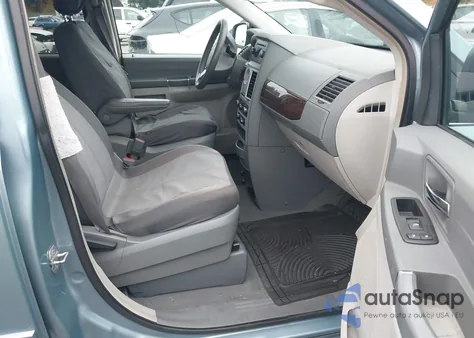 2009 Chrysler Town & Country Lx z USA, uszkodzony, nr VIN 2A8HR44E19R631129